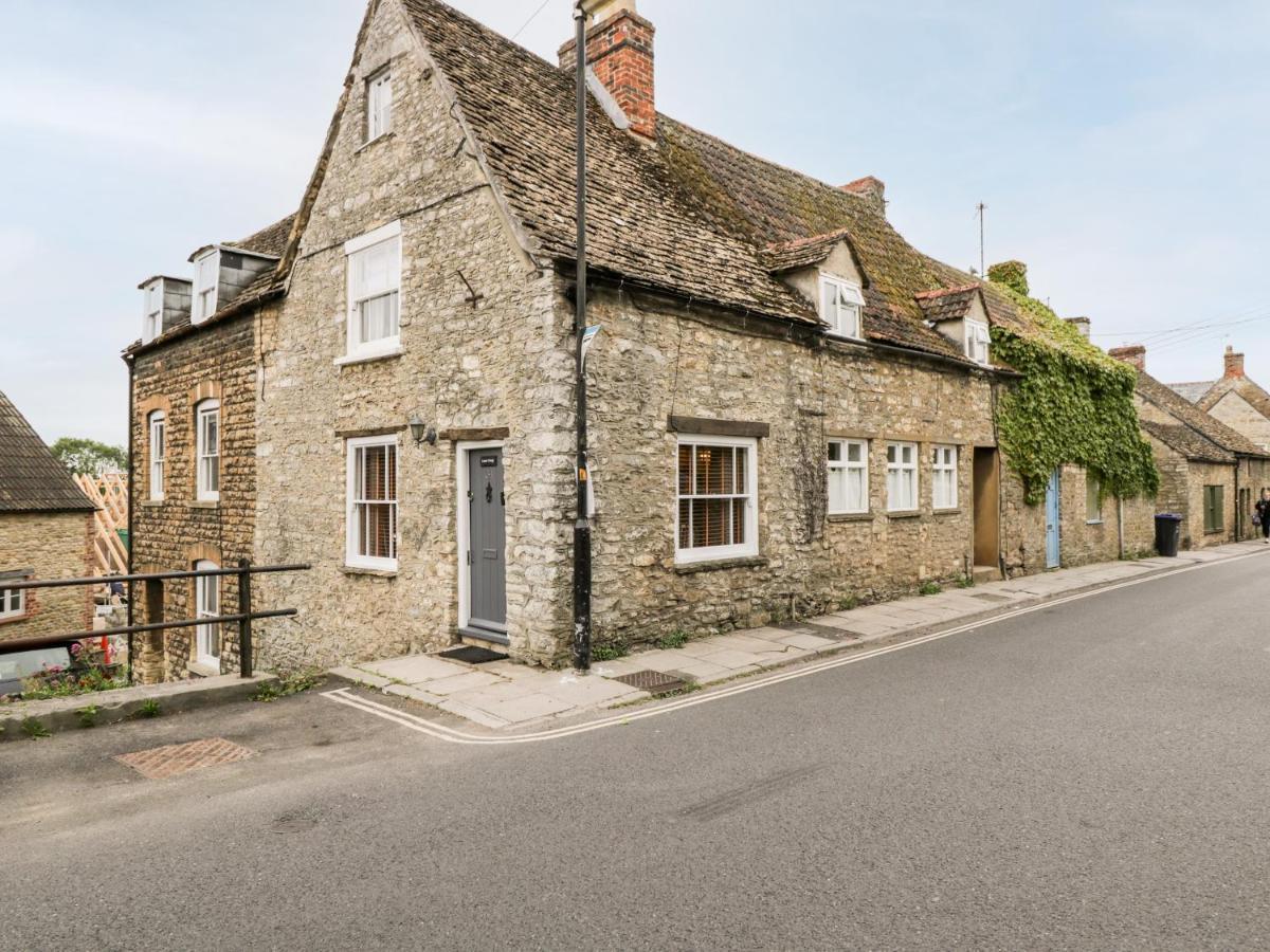 Corner Cottage Malmesbury Exterior photo