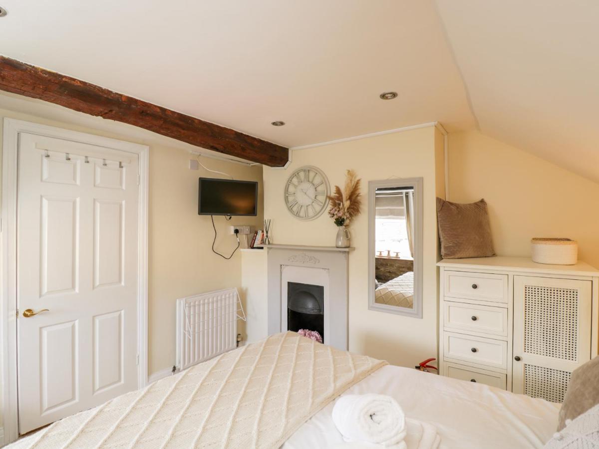 Corner Cottage Malmesbury Exterior photo